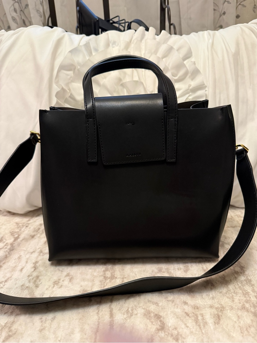 Aallyn Stella Satchel